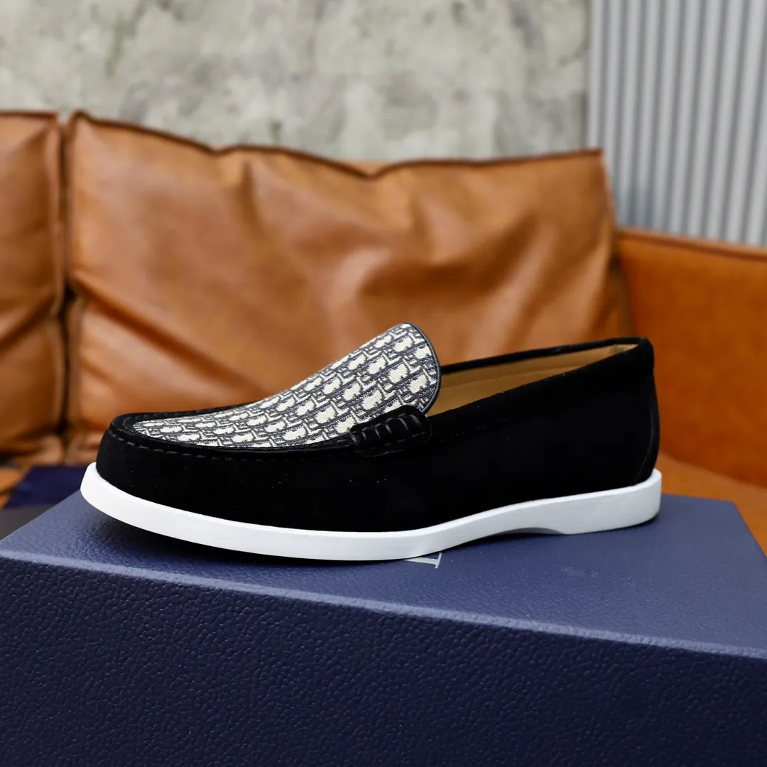 Ex-factory price: 540🙅‍♂️🙅‍♂️🙅‍♂️ Brand: Dior DIOR Standard code: Men's code 38/44 (45 can be customized) Grade: Same as the official website Material: Original cowhide stitching, cowhide lining, original TPU wear-resistant soft outsole Style categories: Leisure and sports version, footwear for driving, young fashion, European and American trends, British style Color: actual picture color